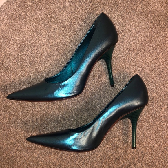 Metallic teal mermaid pumps size 6 🧜🏽‍♀️🤍 - Picture 8 of 17